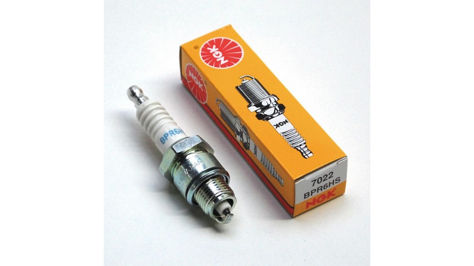 SPARK PLUG NGK BPR6HS 7022       RC1-4-1